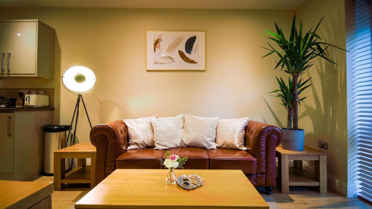 Superb City Center 1 Or 2 Bedroom Apts King Bed Southampton Esterno foto