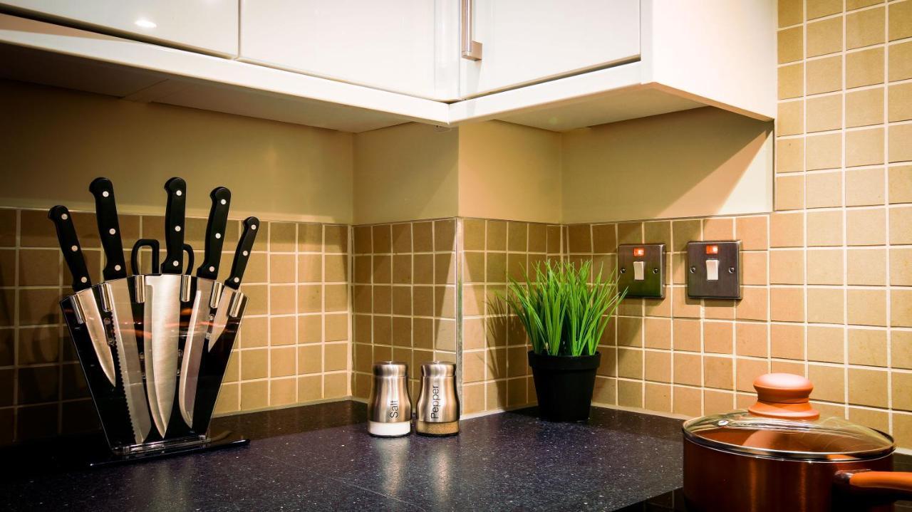 Superb City Center 1 Or 2 Bedroom Apts King Bed Southampton Esterno foto
