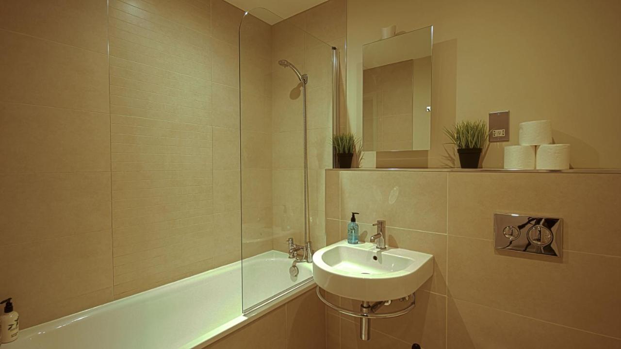 Superb City Center 1 Or 2 Bedroom Apts King Bed Southampton Esterno foto