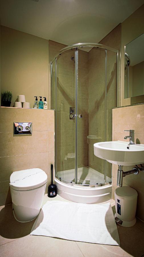 Superb City Center 1 Or 2 Bedroom Apts King Bed Southampton Esterno foto