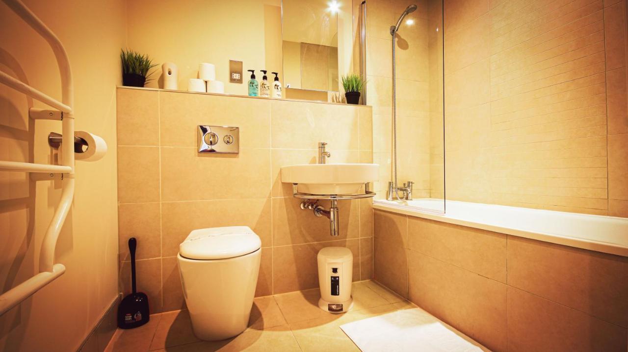 Superb City Center 1 Or 2 Bedroom Apts King Bed Southampton Esterno foto